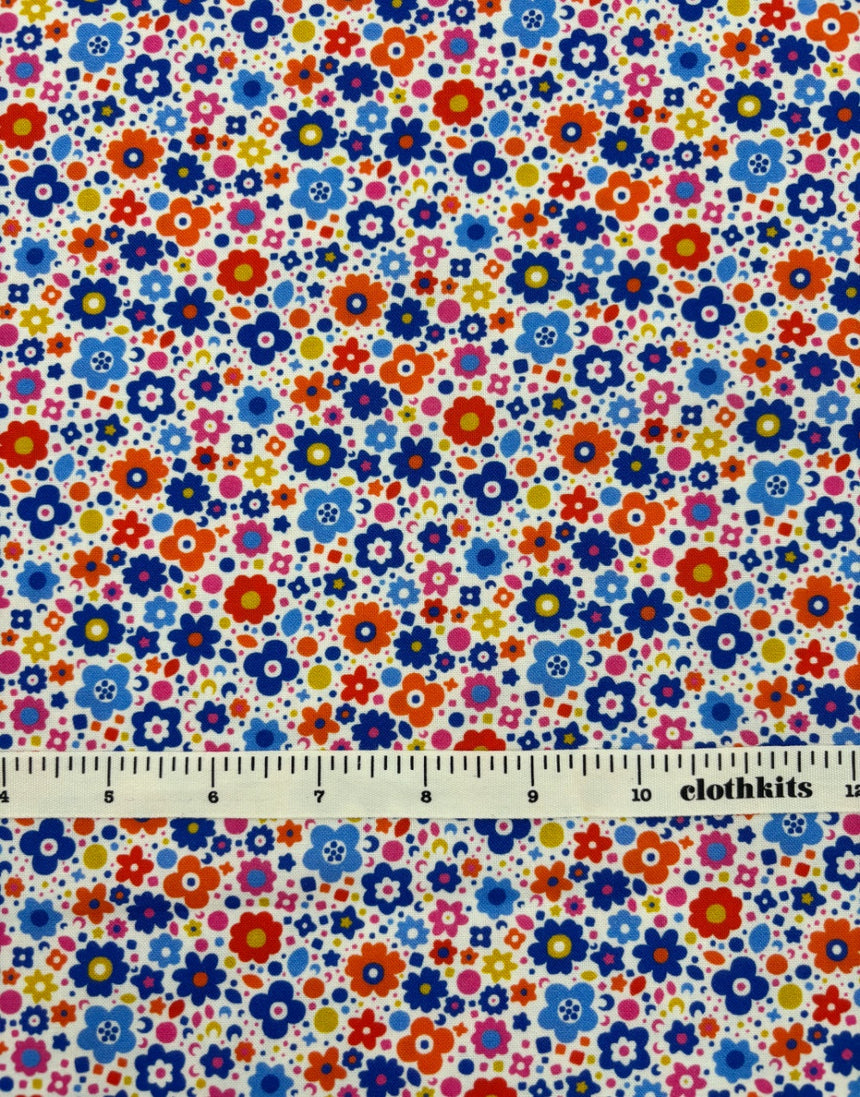 Ecru Bloomin Quilting Cotton Fabric, Primavera by Sholto Drumlanrig Thread & Ink Studio