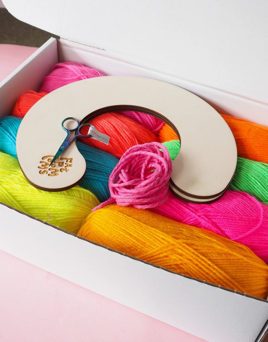 Giant Pom Pom Making Kit, Fat Pom Poms