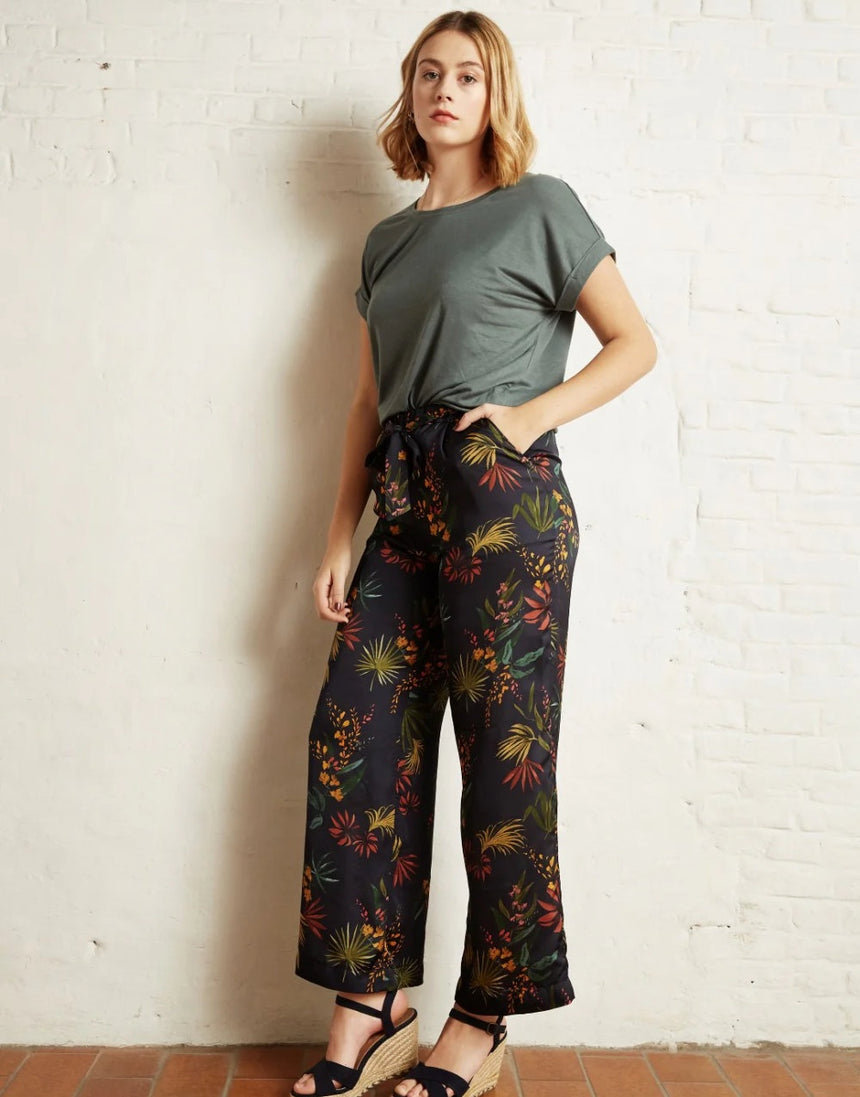 Emily Trousers Sewing Pattern, Atelier Jupe