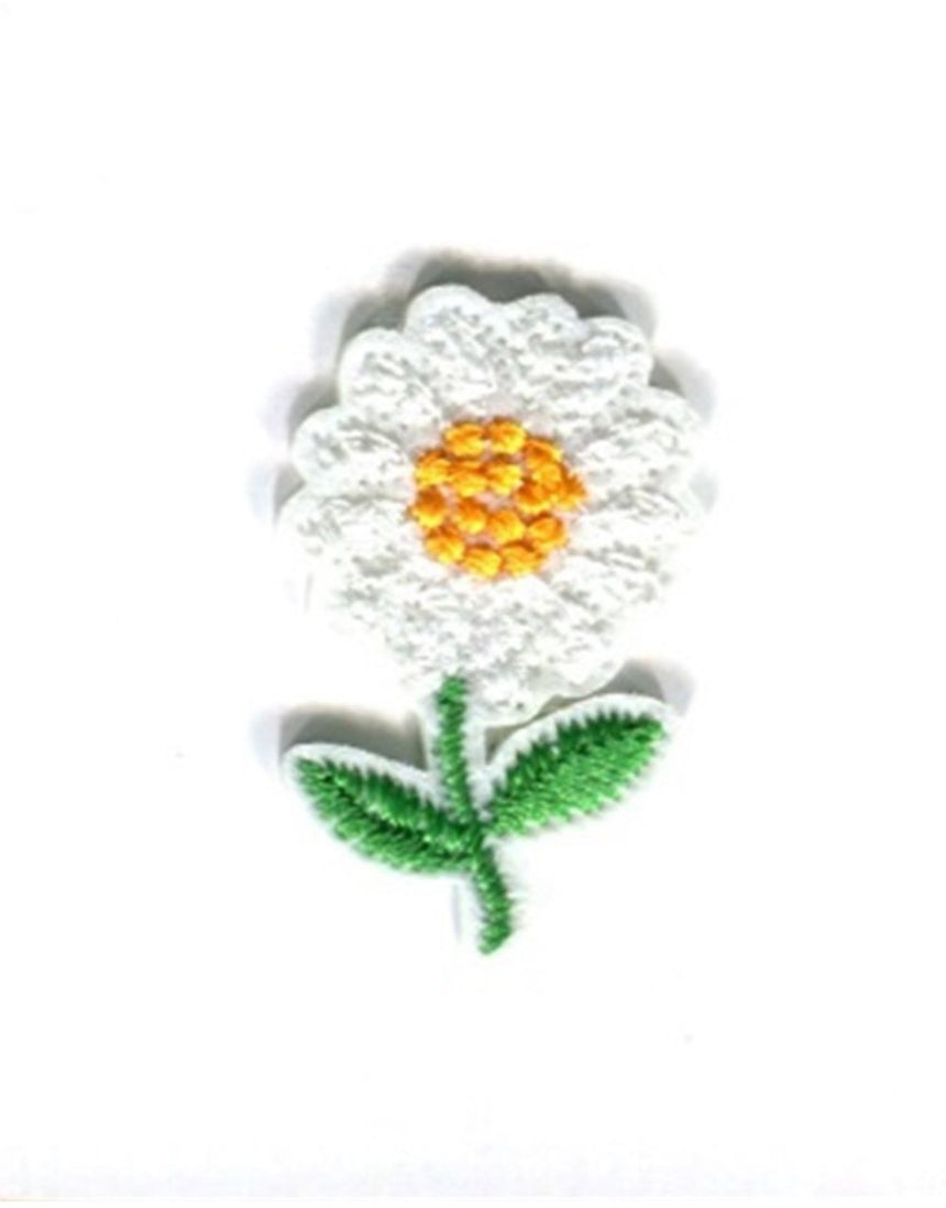 Small White Daisy Flower Iron on Patch