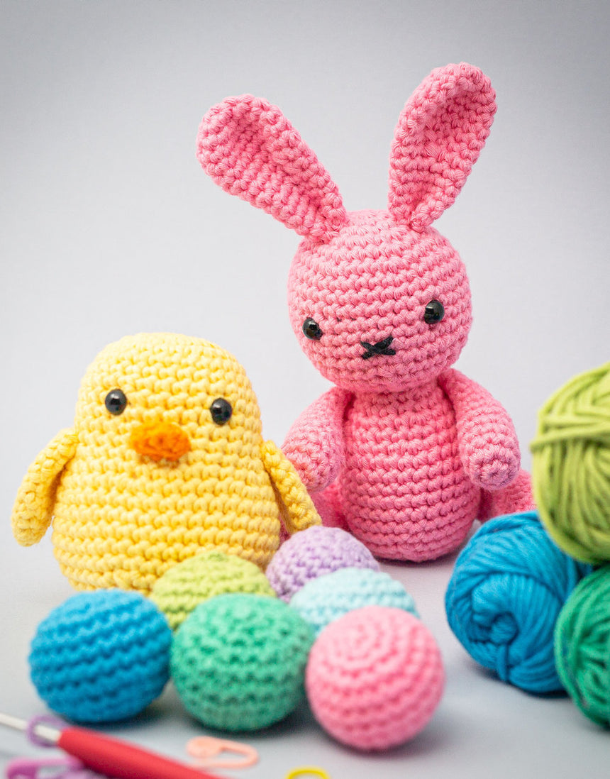 The Absolute Beginner's Guide to Crochet Amigurumi Pattern Book, Make Me Roar