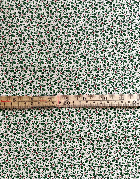 Not Specified Christmas Fabric Ditsy Holly Leaves & Berries, Christmas Fabric 11359