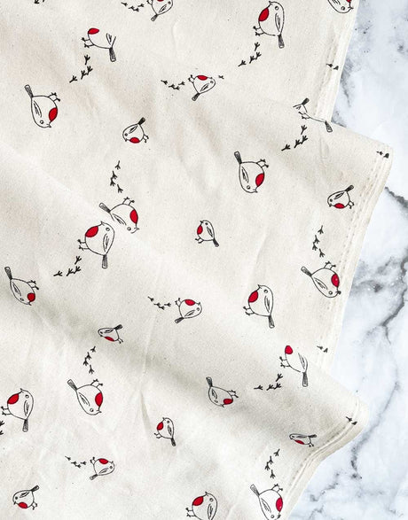 Not Specified Christmas Fabric Robins on Natural Cotton, Christmas Fabric 11425