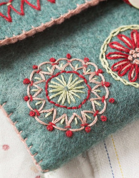 Corinne Lapierre Embroidery Sewing Pouch Embroidered Felt Craft Kit by Corinne Lapierre 0608603782677 608603782677