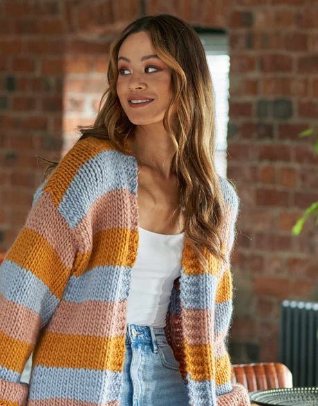 West Yorkshire Spinners Books Retreat Super Chunky Roving - Knit, Flow, Grow Pattern Book 5053682002669 5053682002669