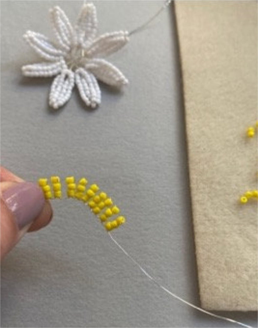 Daisy Beaded Flower Craft Kit, The Beaded Garden