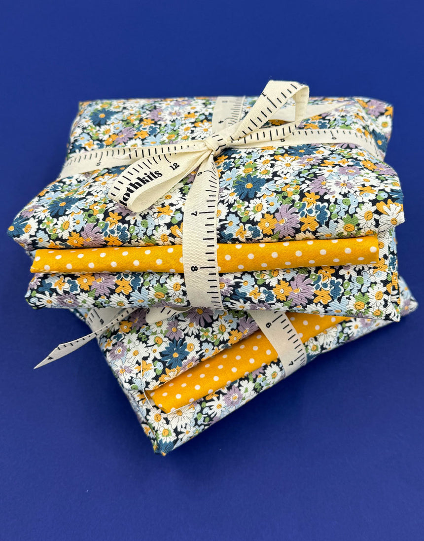 Liberty Fabrics Clasp Purse Clothkits® Sewing Kit with Liberty Fabrics
