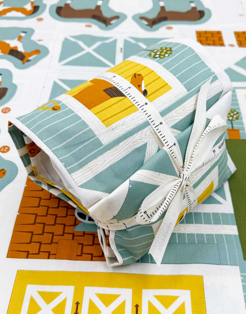 Ponderosa Horse Stable Fabric Sewing Kit