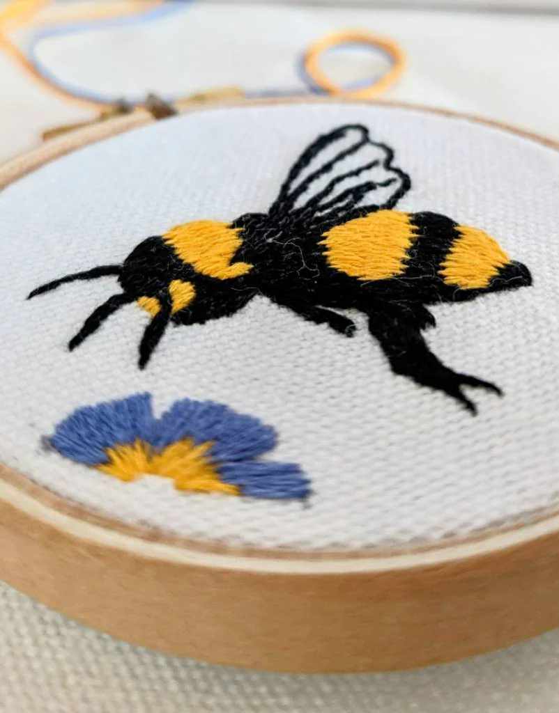 Paraffle Embroidery Bee Mini Embroidery Kit, Paraffle 15622