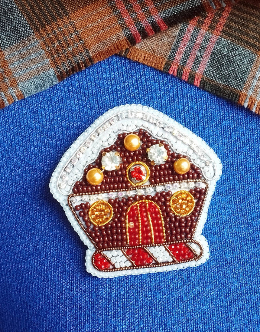 Gingerbread House Beaded Embroidery Brooch/Hanging Decoration Kit