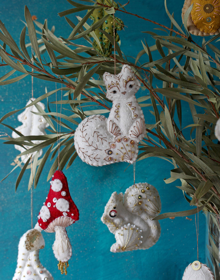 Woodland  Ornaments / Wreath and Decorations Embroidery Pattern Booklet, Sewyeah