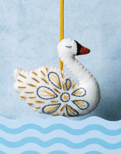 Corinne Lapierre Felt Craft Swan a-Swimming Mini Felt Christmas Craft Kit, Corinne Lapierre 0600209370821 600209370821