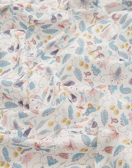 Liberty Fabrics Liberty Fabrics Tana Lawn® SS21: Atlas of Dreams Liberty Fabrics Tana Lawn® Jitter Bug C 100636789/02