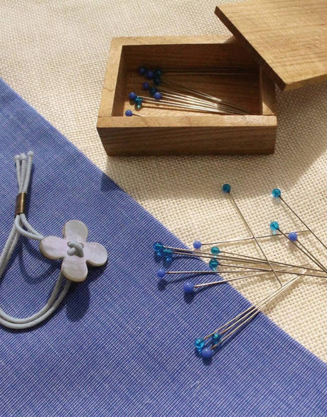 Cohana Pins Blue Glass Sewing Pins in a Cherry-Wood Box, Cohana 4972440452090 4972440452090