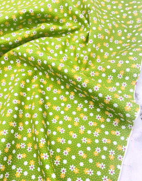 Not Specified Cotton Poplin Green / Floral Green & Yellow Ditsy Daisy Cotton Poplin Fabric 15056