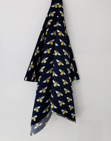 Not Specified Cotton Poplin Black / Animals Birds & Nature Bumble Bee on Navy Printed Cotton Poplin Fabric 10457