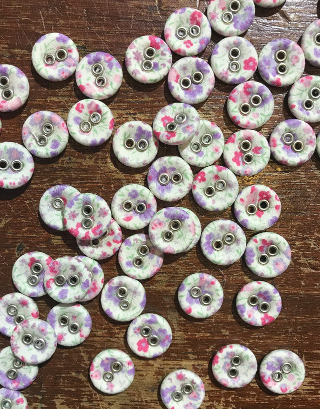 Liberty Fabrics Buttons 15mm Liberty Print Laundry Buttons x 10 Small, Phoebe Lilac 21986850