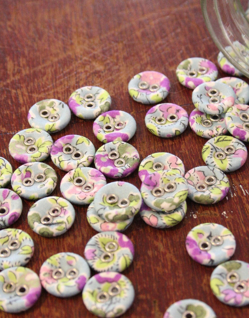 Liberty Fabrics Buttons 15mm Liberty Print Laundry Buttons x 10 Small, Tatum Lilac 21790242