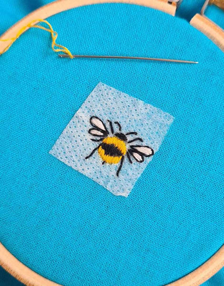 Paraffle Embroidery Bee Charm Embroidery Kit 13400