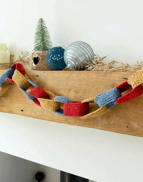 Wool Couture Knitting Kit Knitted Paper Chain Christmas Decoration Kit, Wool Couture 5060656946447 5060656946447