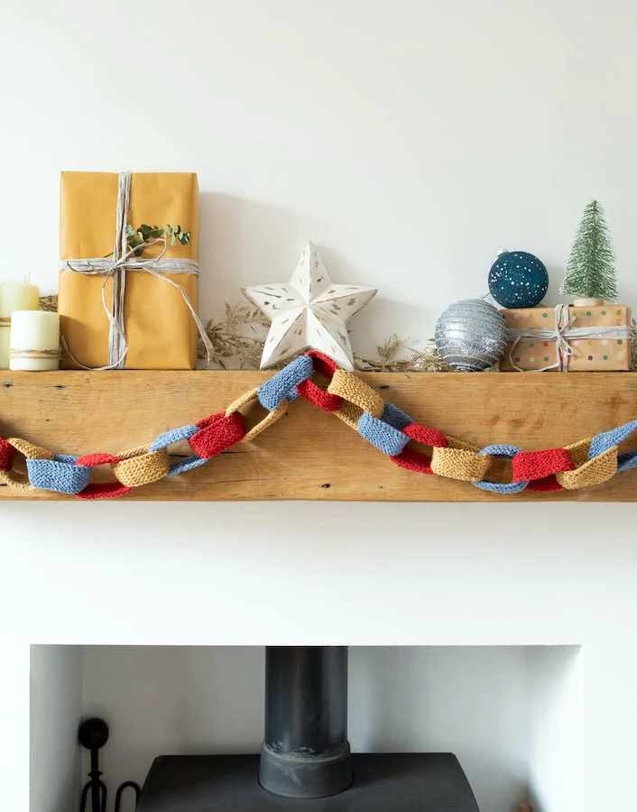 Wool Couture Knitting Kit Knitted Paper Chain Christmas Decoration Kit, Wool Couture 5060656946447 5060656946447